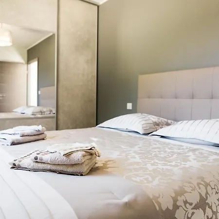 Du Macchione By Location-tourisme-corse