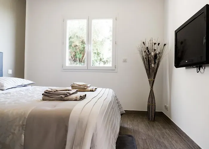 Du Macchione By Location-tourisme-corse