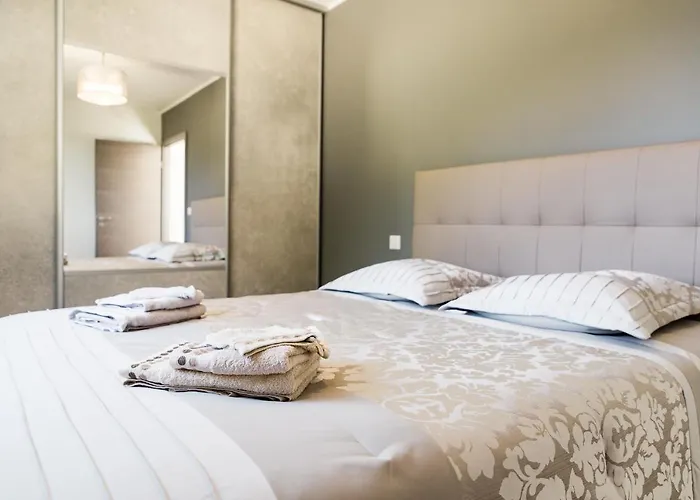 Du Macchione By Location-tourisme-corse